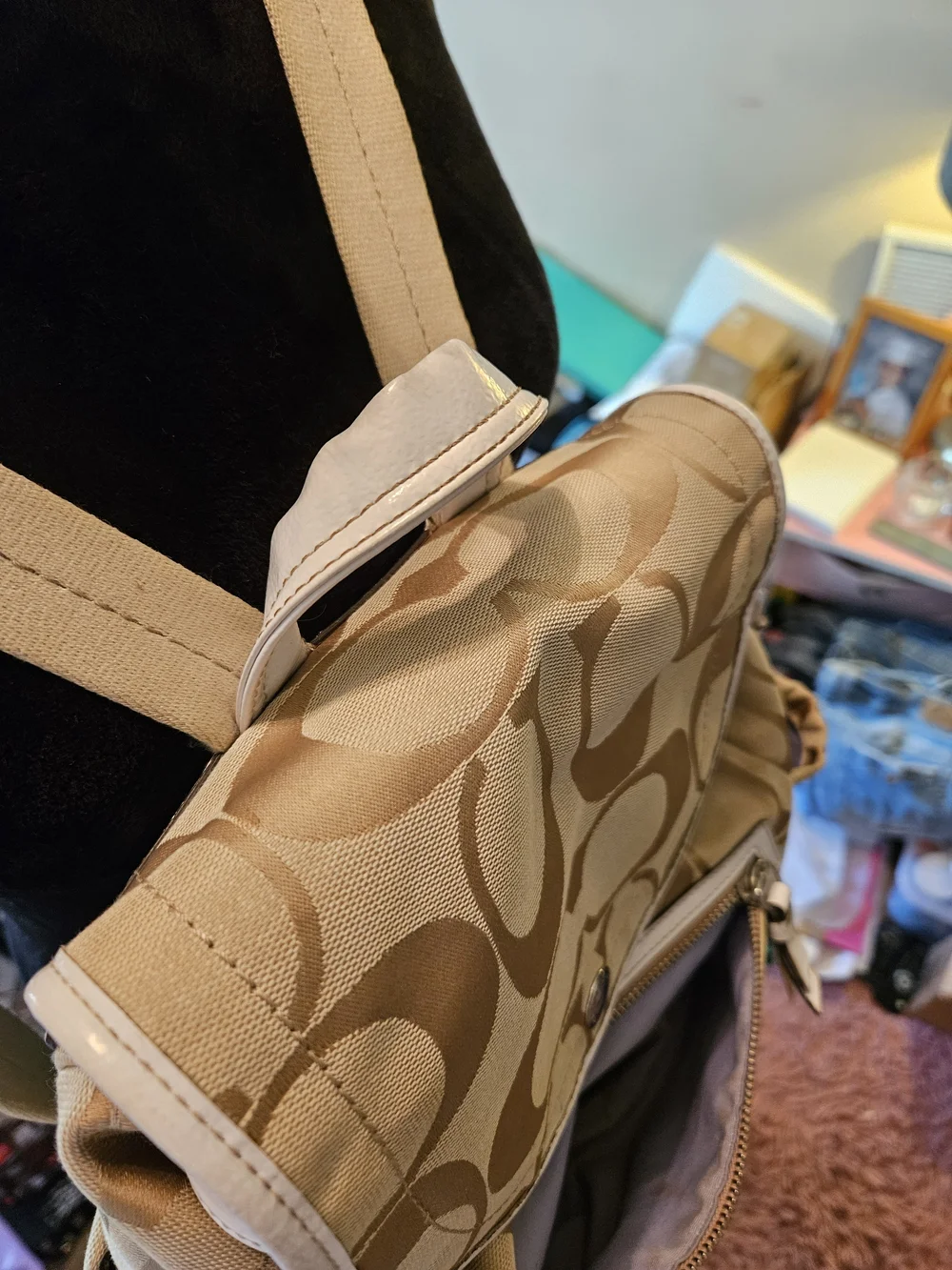 Y2K✨️Coach Tan Daisy Signature Canvas Backpack - Picture 8 of 16